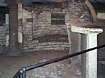 Krypta sv. Kozmy a Damiána ve východní části baziliky sv. Jiří v podzemí svatovítské katedrály.